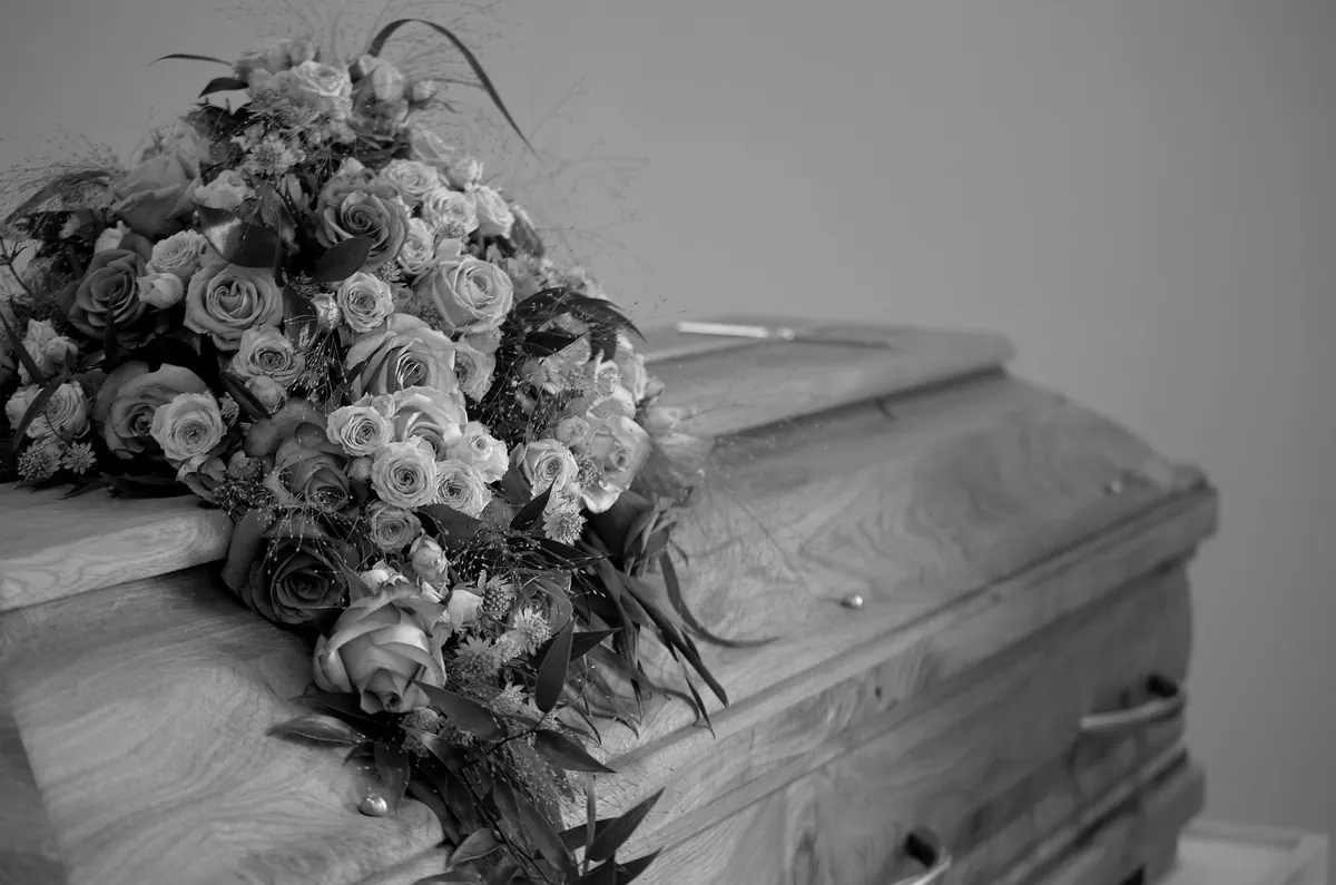Five Common Mistakes When Giving Advice to a Grieving Friend