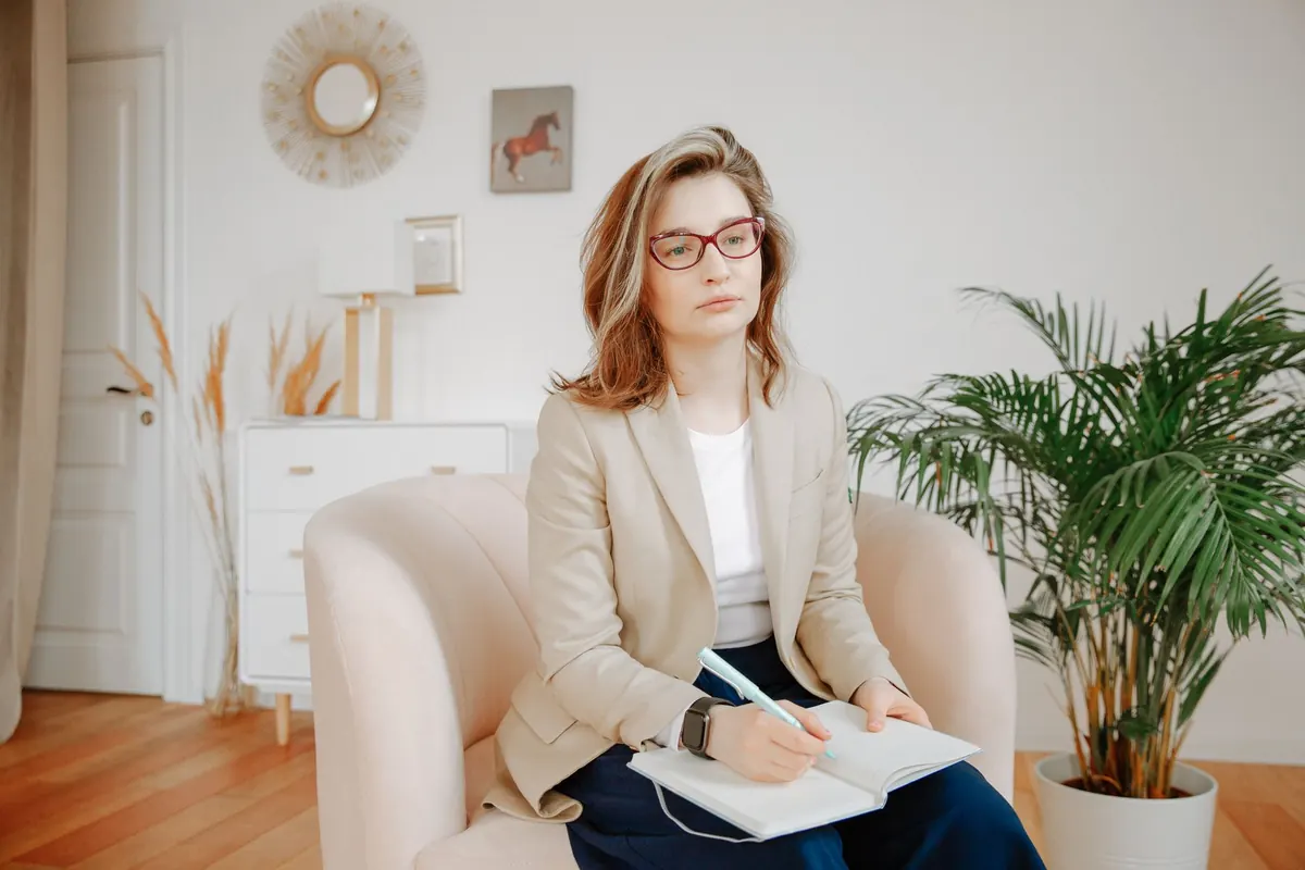 The Difference Between a Life Coach and a Counsellor